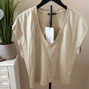 Zara Women's Beige V-Neck Short Sleeve Tee